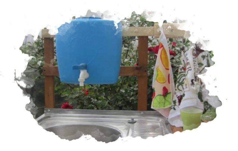 Что можно сделать из пластиковой канистры: 7 лайфхаков для дома