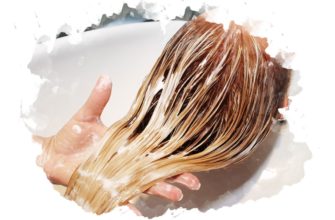 мыть волосы